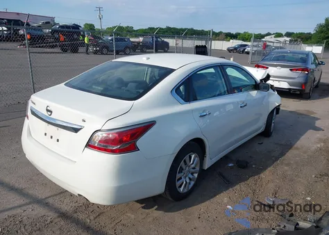 2015 Nissan Altima 2.5/2.5 S/2.5 Sl/2.5 Sv z USA, uszkodzony, nr VIN 1N4AL3AP9FC440062